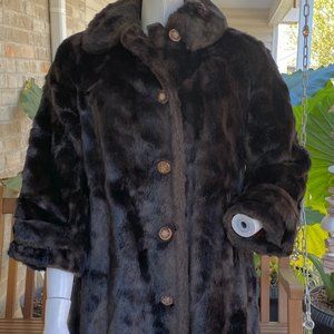 Medium Size Dark Brown Genuine Fur by Simpson/Sterling Stall.  Vintage Look New